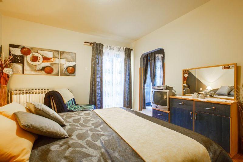 Apartmani Gilda Vrsar Exteriör bild