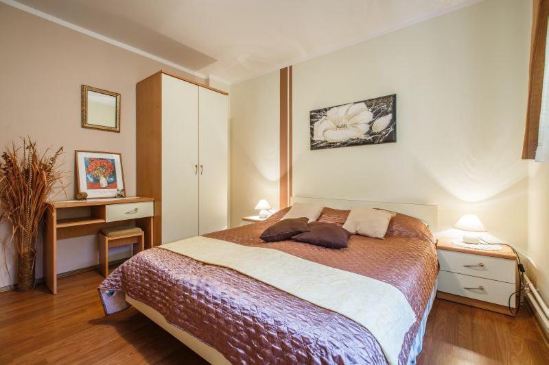 Apartmani Gilda Vrsar Exteriör bild